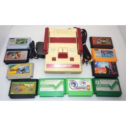 Nintendo Famicom AV Mod Grade C - Set 5 Articles + Set de 10 Jeux A