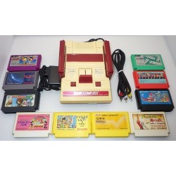 Nintendo Famicom AV Mod Grade C - Set 5 Articles + Set de 10 Jeux B